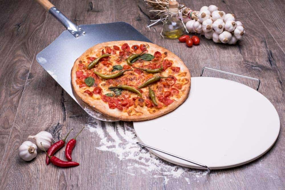 culinario Pizzaschaufel mit Holzgriff - Pizzastein